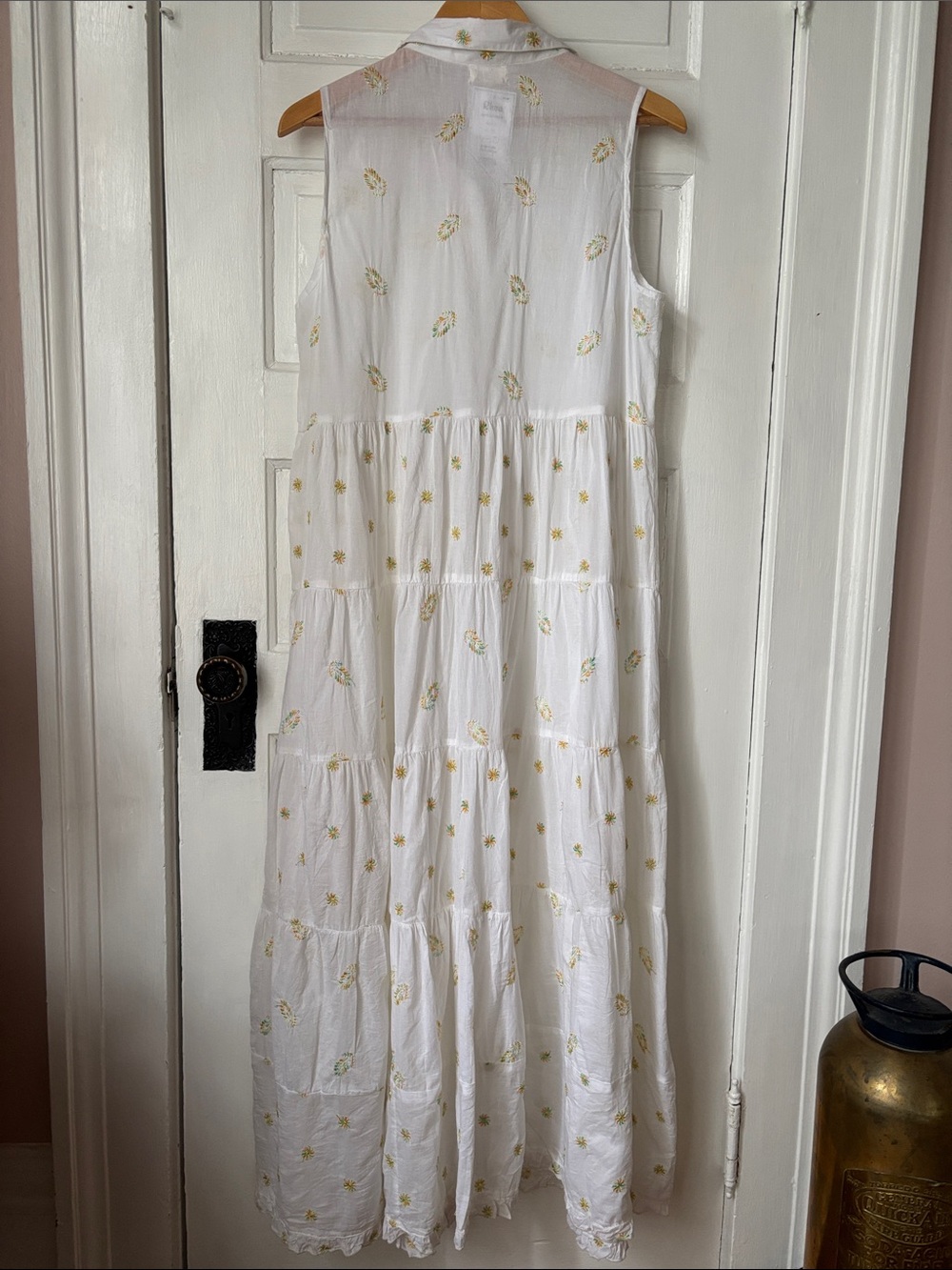 RHEA TIERED MAXI SHIRT DRESS WITH EMBROIDERED FLORALS - Picture 5 of 9